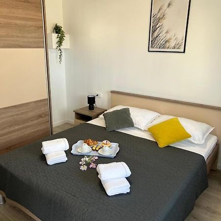 Apartman Ana Apartment Crno Ngoại thất bức ảnh