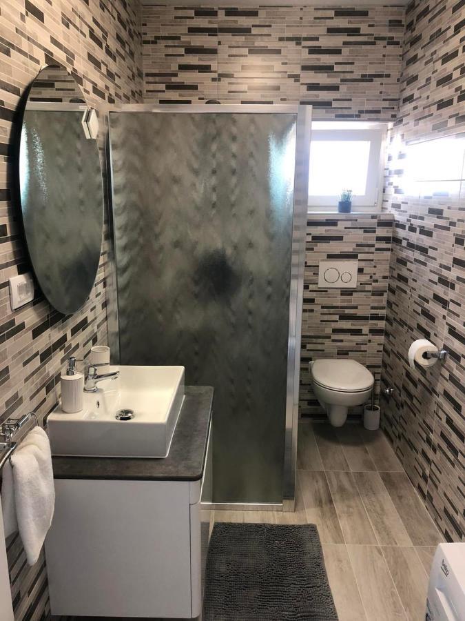 Apartman Ana Apartment Crno Ngoại thất bức ảnh