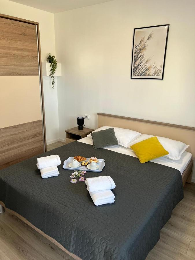 Apartman Ana Apartment Crno Ngoại thất bức ảnh