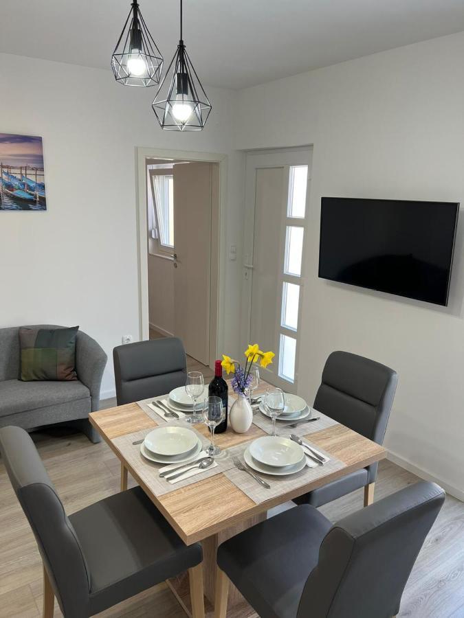 Apartman Ana Apartment Crno Ngoại thất bức ảnh