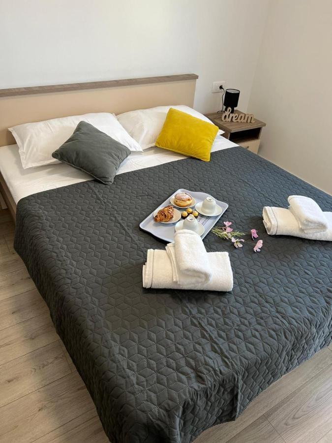 Apartman Ana Apartment Crno Ngoại thất bức ảnh